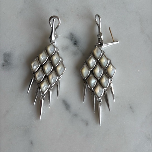 Stephen Webster White Mother of Pearl Earrings - Picture 2 of 4